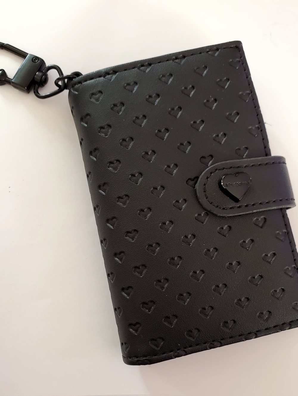Betsey Johnson Black Hearts BiFold Wallet & Keychain with Gold Script Logo 3.5x5